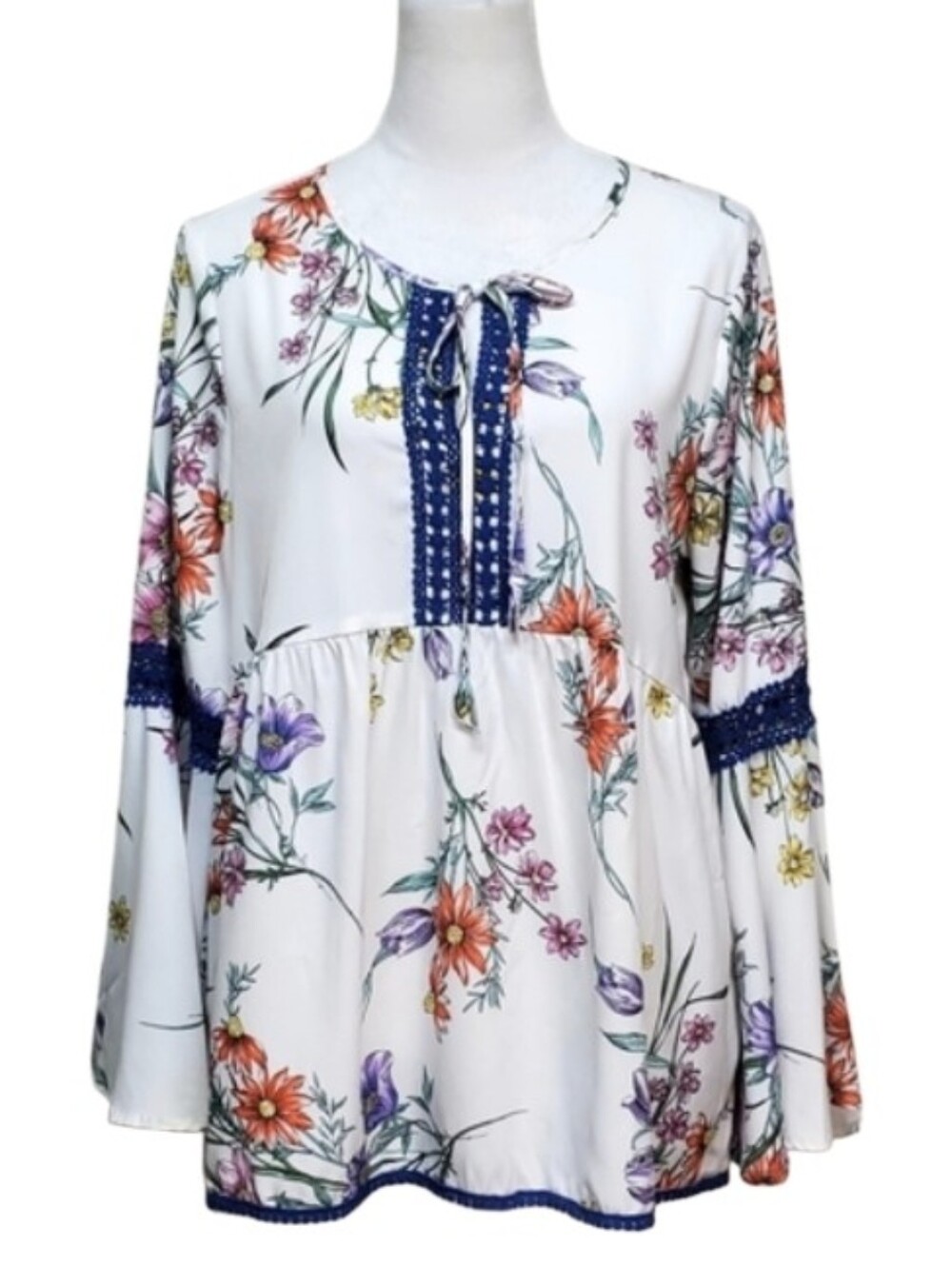Neiman Marcus Floral Print Blouse with Navy Lace Details Relax Fit Size Large